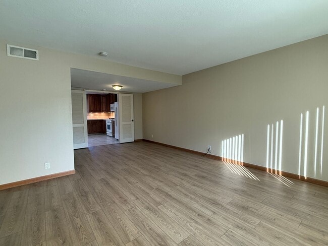 Building Photo - Updated 4 Bedroom, 2.5 Bathroom Townhouse in North San Jose