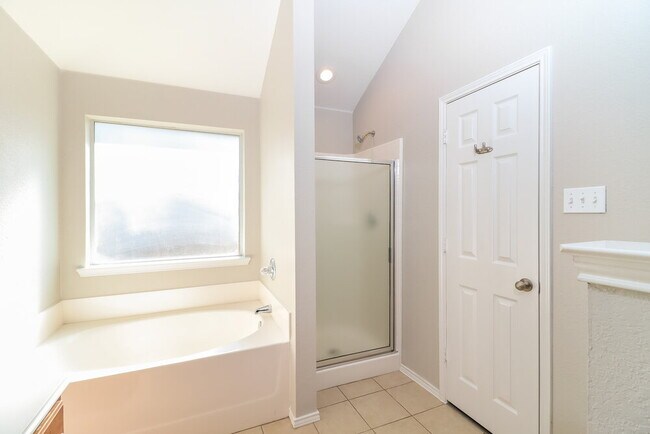 Building Photo - 5728 Imes Ln