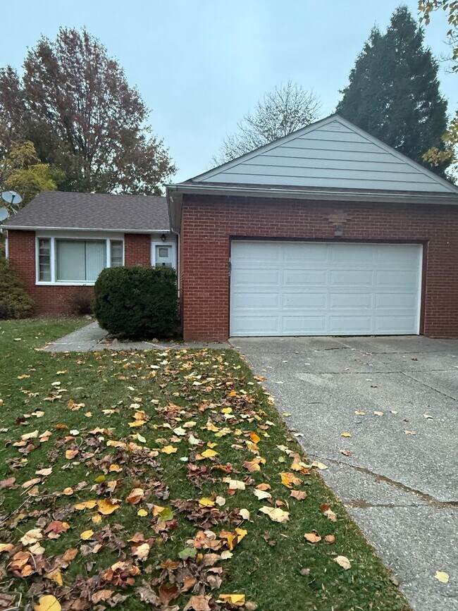 Building Photo - 3bd Ranch Euclid Cash Pay