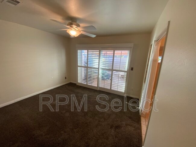 Building Photo - 1686 Somerset Pl