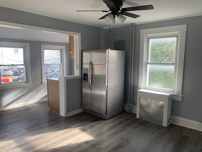 Building Photo - 2920 E Cold Spring Ln