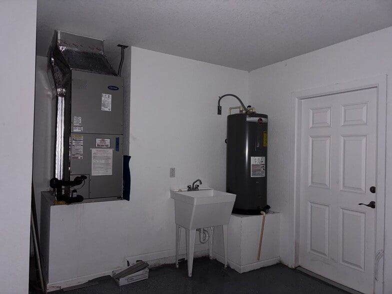 Building Photo - 15725 SE 97th Ave