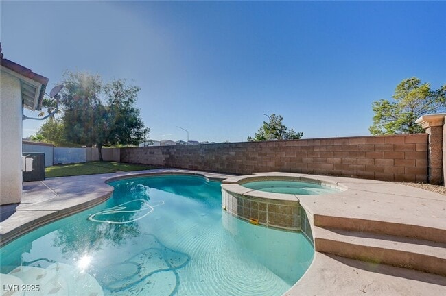 Building Photo - 10518 Santerno St