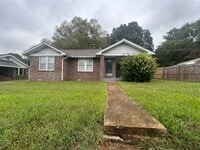 Building Photo - 617 E College St