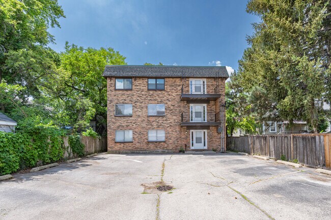 Building Photo - 316 Marengo Ave