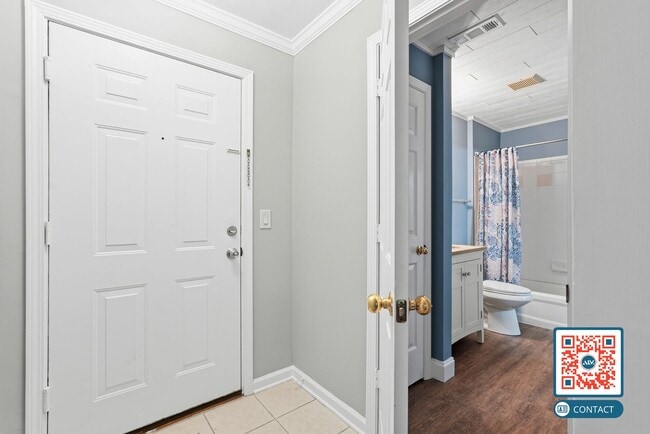 Building Photo - Beautifully Upgraded Top-Floor Condo - Bluffton, SC - Move-In Ready