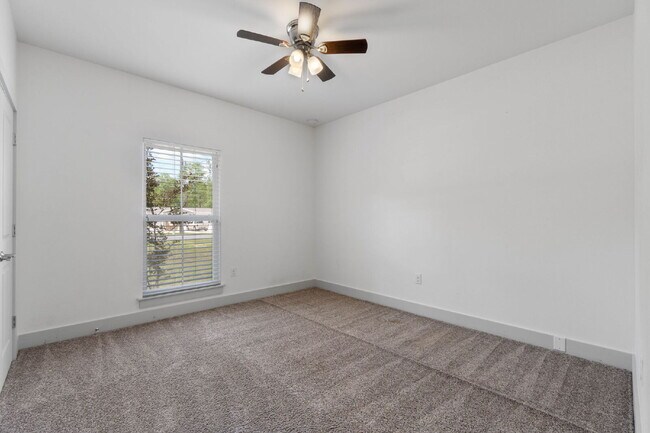 Building Photo - 4464 Goldfinch Way