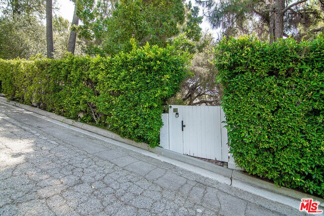 Building Photo - 9530 Moonridge Terrace Pl