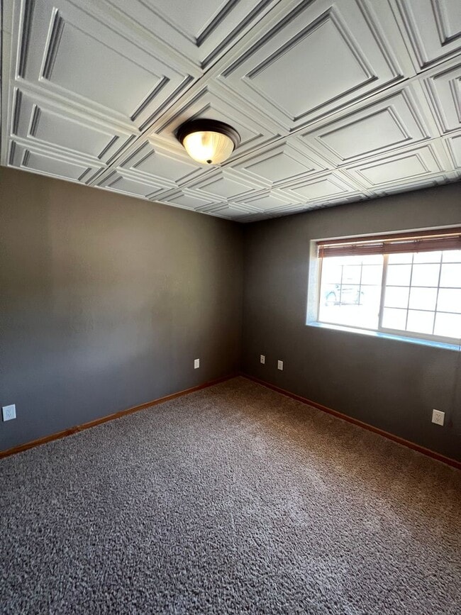 Building Photo - Big, Beautiful Home in Black Hawk/Summerse...