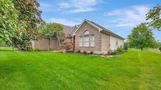 Building Photo - 9696 Carriage Run Ct