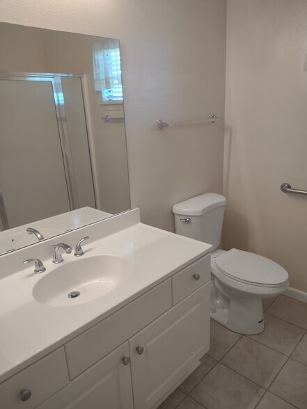 Building Photo - 1061 Mountain View Dr