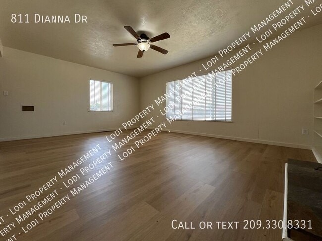 Building Photo - 811 Dianna Dr