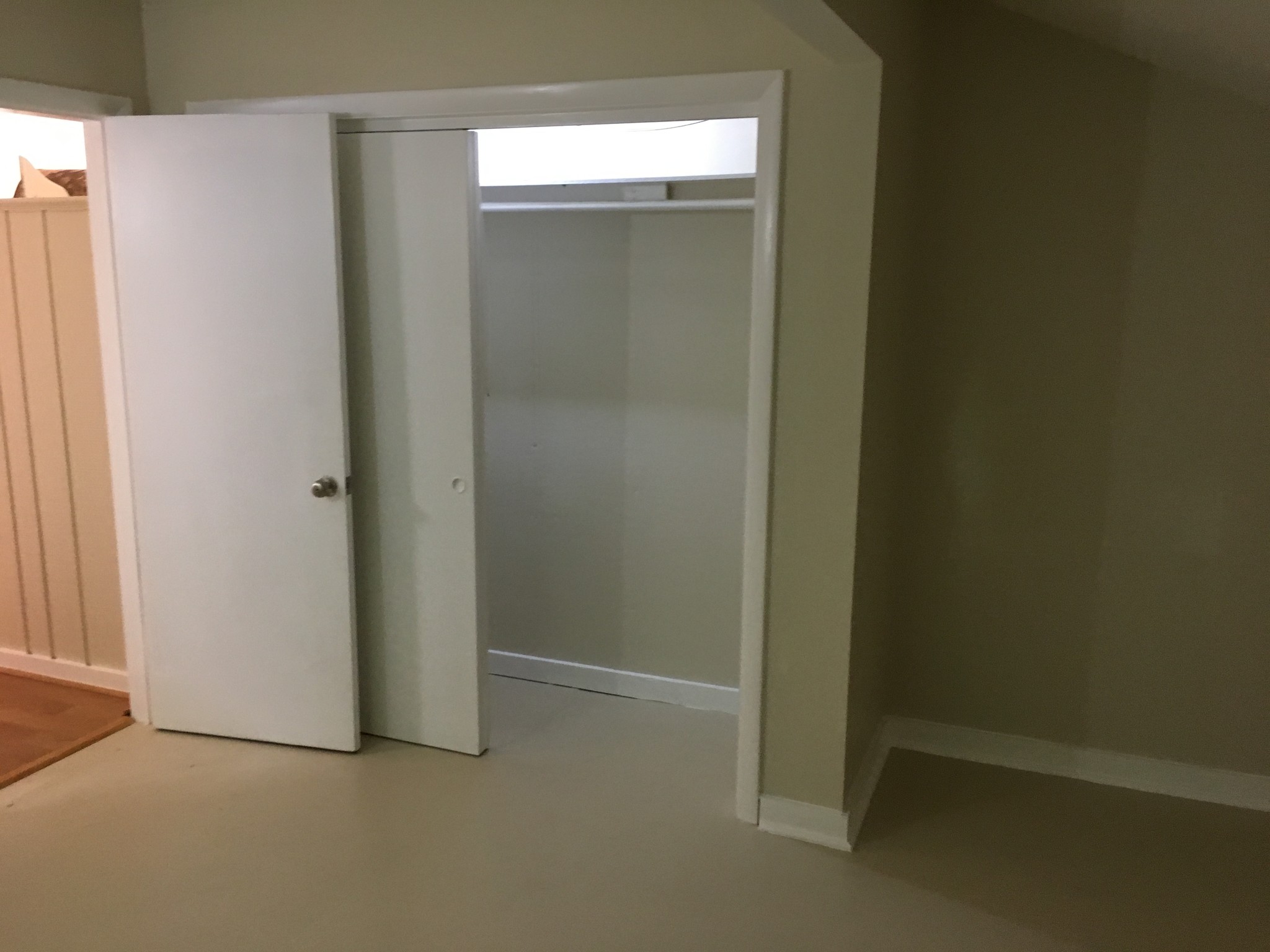 Building Photo - 257 Meadow Ln