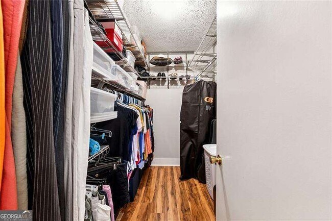 Building Photo - 6808 Glenridge Dr