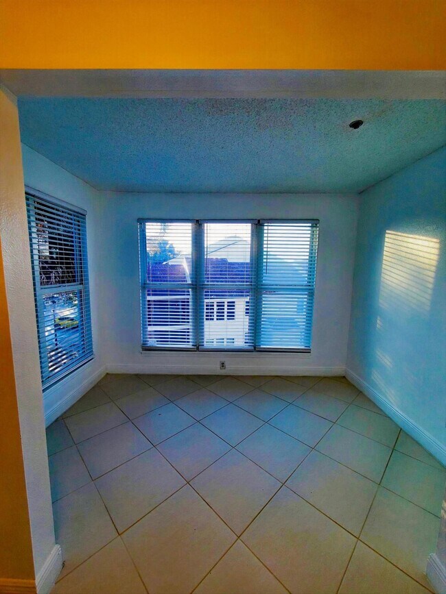 Building Photo - 2319 N Congress Ave