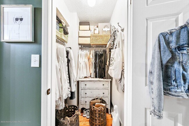 Building Photo - 49 Richmond Ct