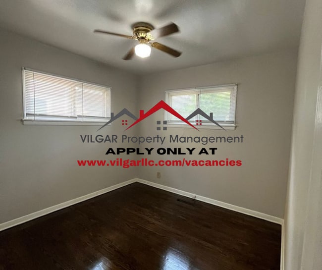 Building Photo - 2 Bedroom, 1 Bathroom Home in Gary, IN