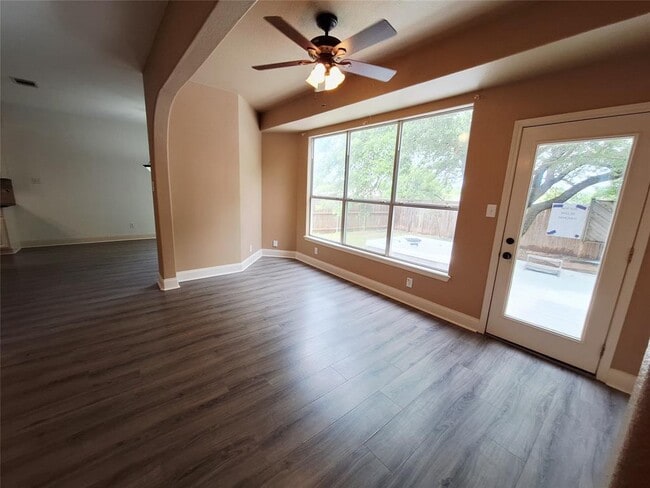 Building Photo - 2122 Wheaton Trail