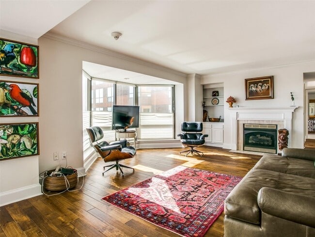 Building Photo - 4242 Lomo Alto Dr