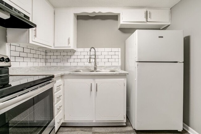 Building Photo - 3050 N 58th St