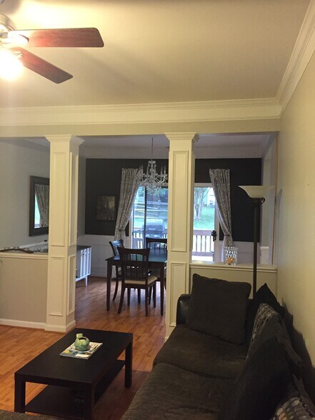 Building Photo - 4101 Woodbury Terrace NW