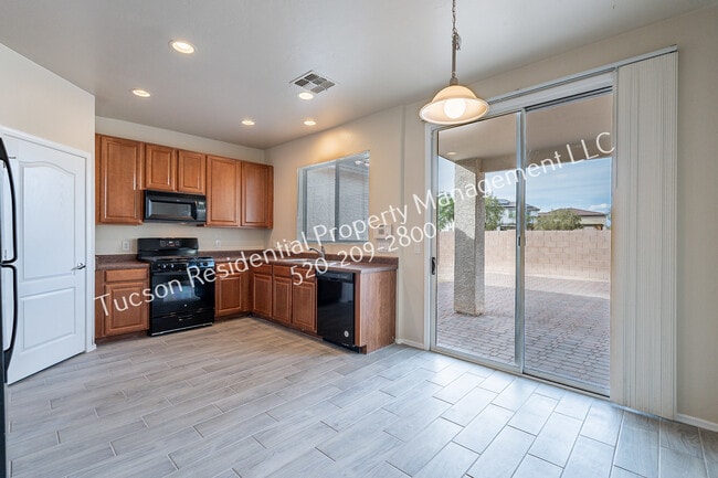 Building Photo - 4923 E Chickweed Dr