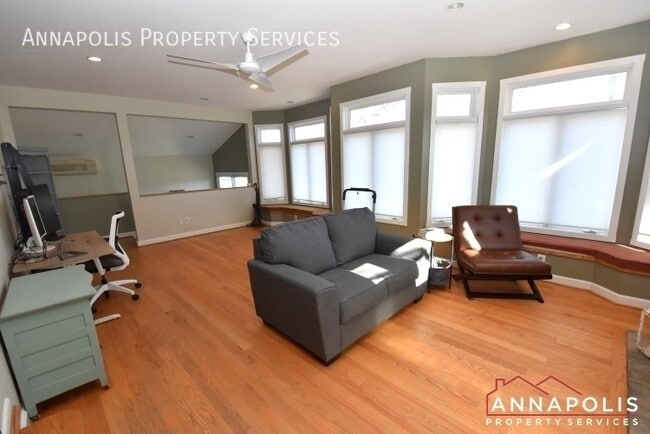 Building Photo - 403 Edgemere Dr