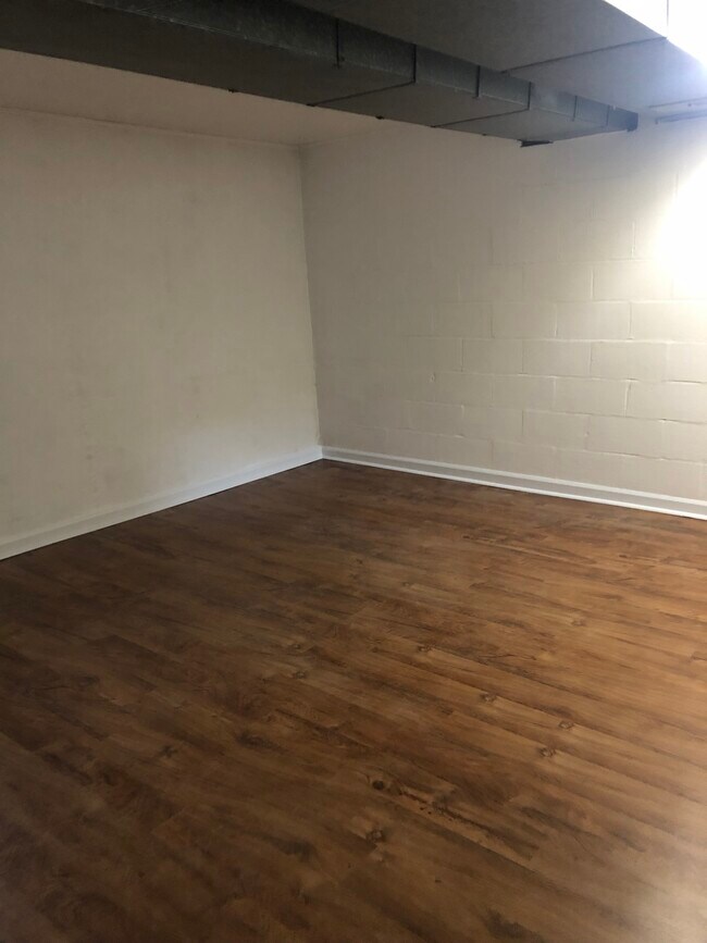 Building Photo - 11123 Prince Ln