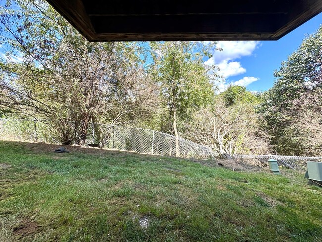Building Photo - Oak Tree Townhome