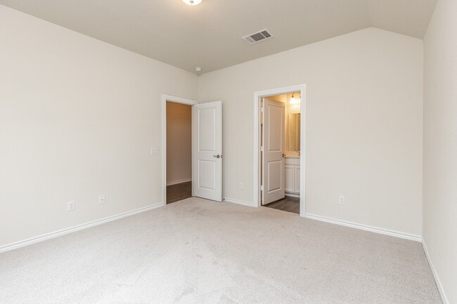 Building Photo - 11 Pioneer Canyon Pl