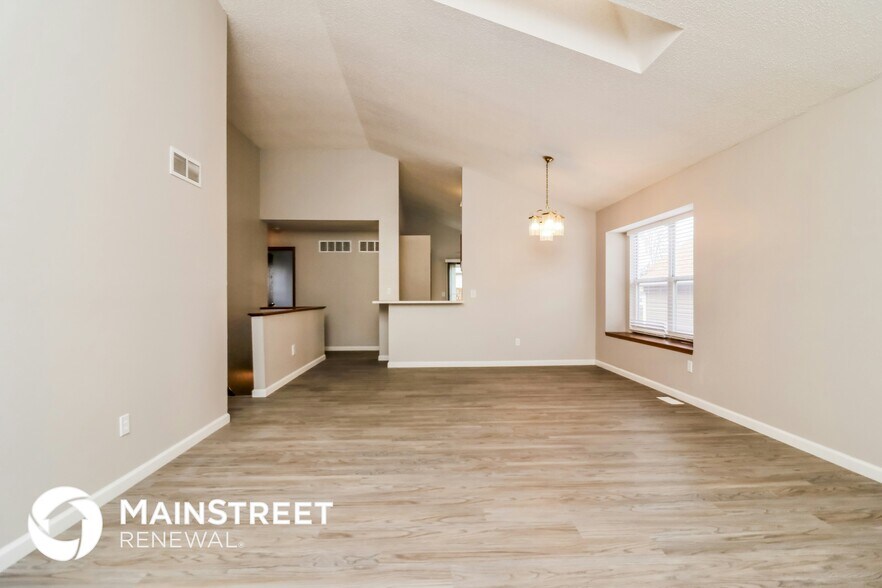 Building Photo - 3039 Plum Creek Dr