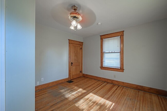 Building Photo - PRE-LEASING