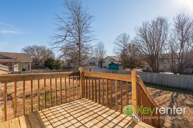 Building Photo - Beautifully Updated 3-Bedroom Bi-Level Home Near Wichita – Cul-de-Sac Location