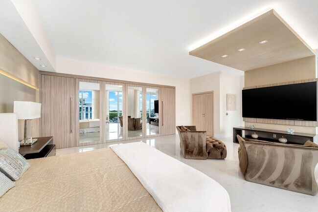 Building Photo - 17301 Biscayne Blvd