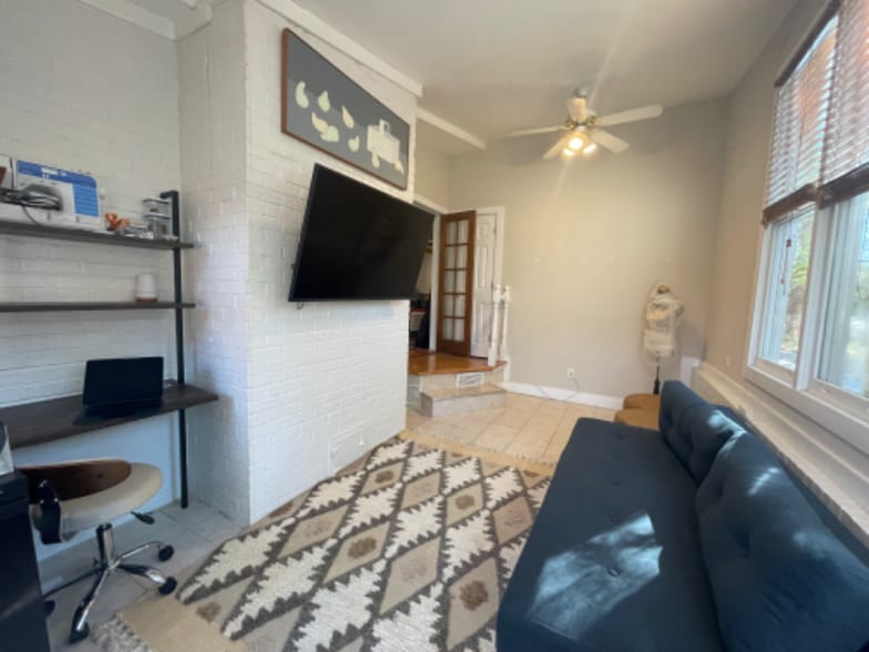 Building Photo - 2644 Valmar Dr