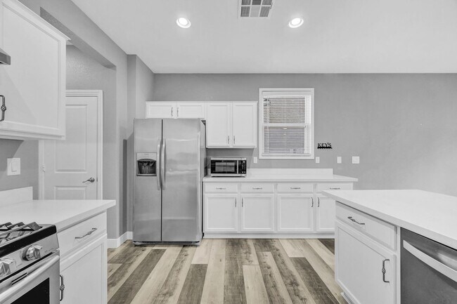 Building Photo - Charming 3-Bedroom Two-Story Home in Gated...