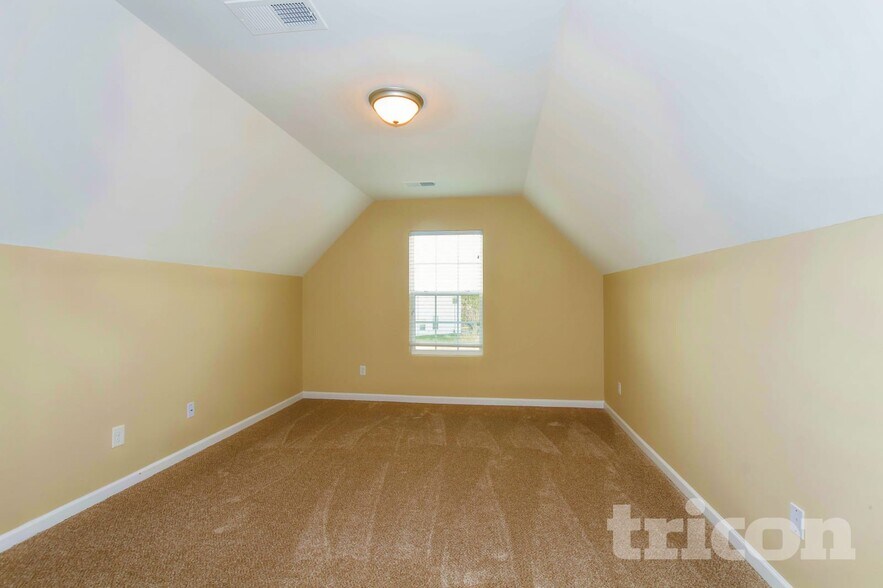 Building Photo - 15230 Oldcorn Ln