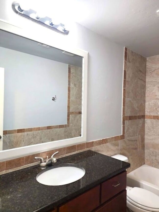 Building Photo - Spacious 5 Bedroom 3 Bath In Highland Park Add in Edmond