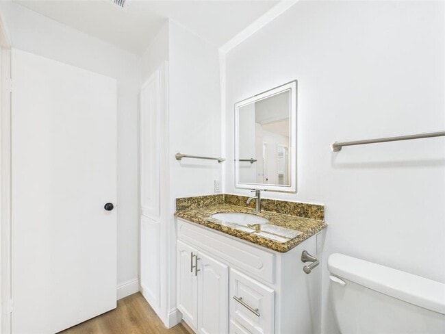 Building Photo - 10380 Briar Forest Dr