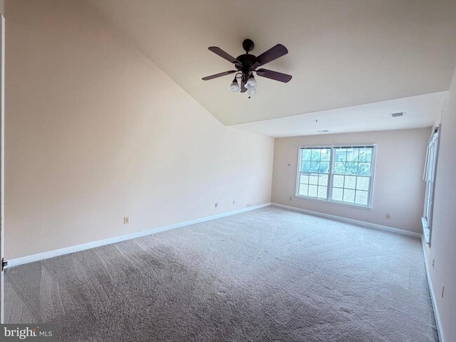 Building Photo - 225 Deer Meadow Ln