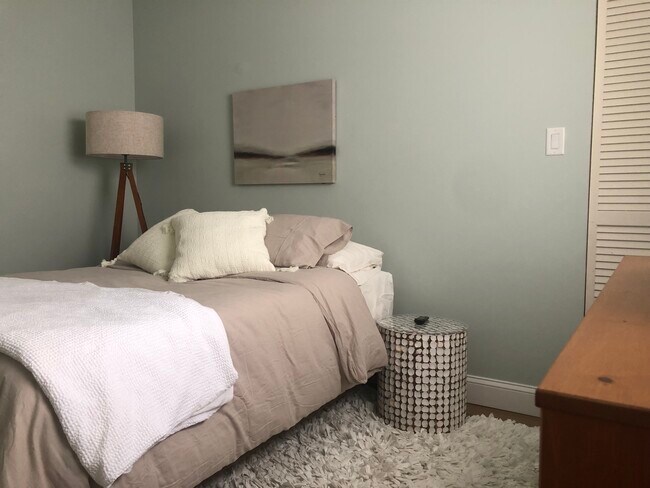 GUEST BEDROOM - 630 Bird Bay Dr E