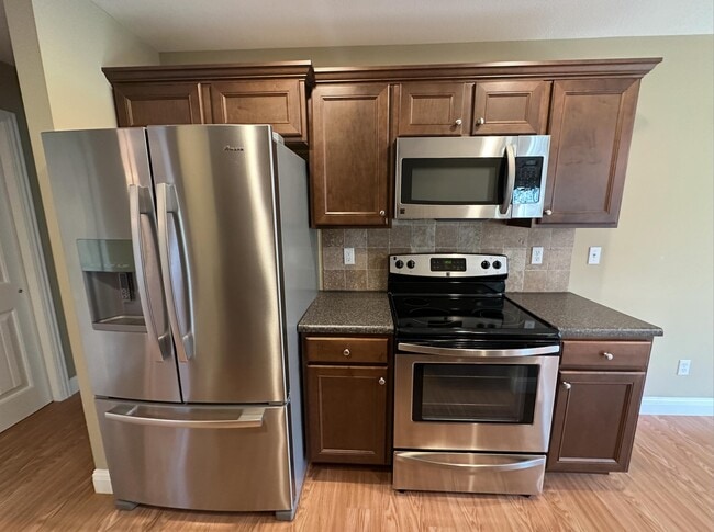 Primary Photo - 4500 Weybridge Dr