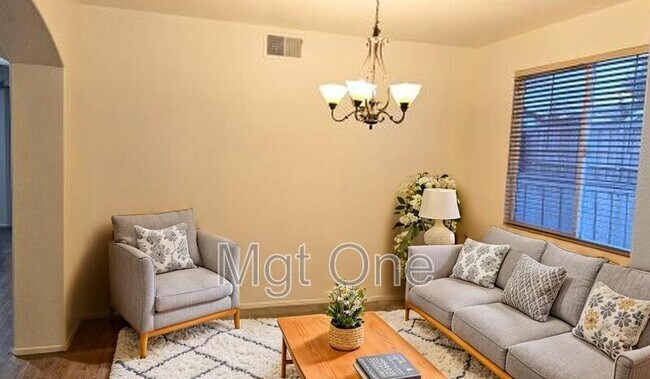 Building Photo - 20823 Westbury Rd