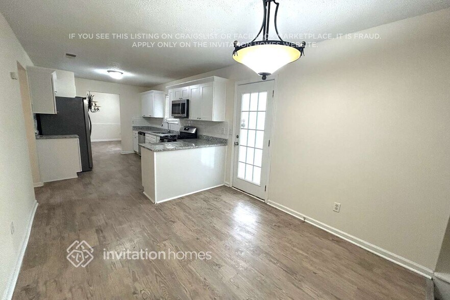 Building Photo - 2204 Eagles Nest Cir