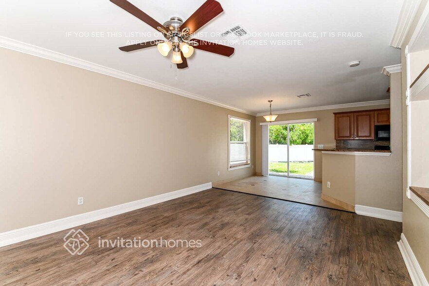 Building Photo - 26880 Silverado E Dr