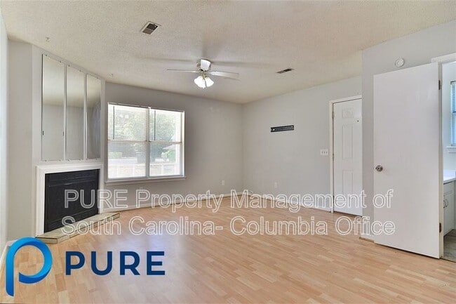 Building Photo - 144 Springwoods Lake Point