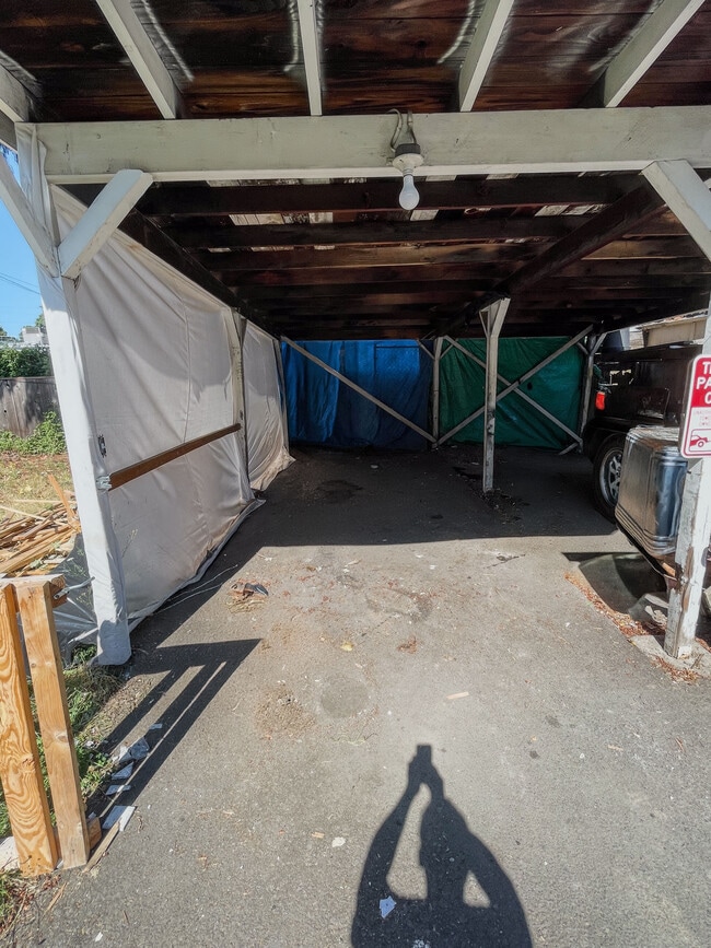 Building Photo - 18510 SE Blanton St