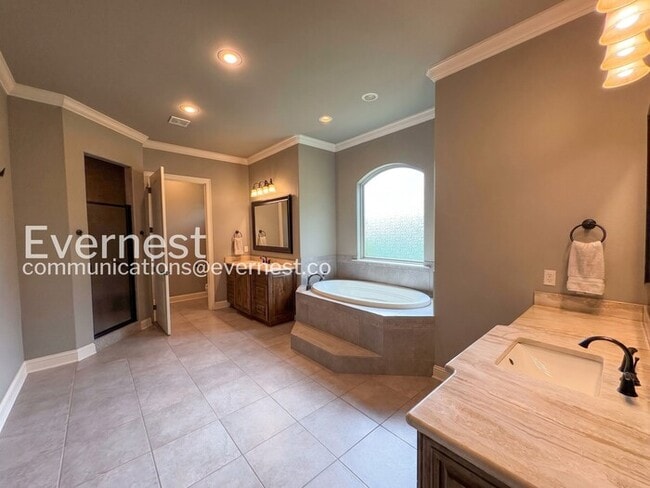 Building Photo - Welcome to this elegant 4-bedroom, 5-bathroom home in desirable Hurricane Lake Estates with Pool ...