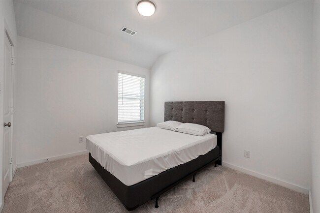 Building Photo - 430 W Cascade Heights Dr