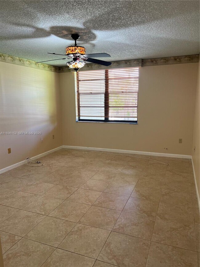 Building Photo - 10855 SW 112th Ave